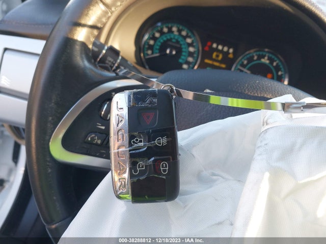 2015 JAGUAR XF SAJWA0FS5FPU42449 Photo 10