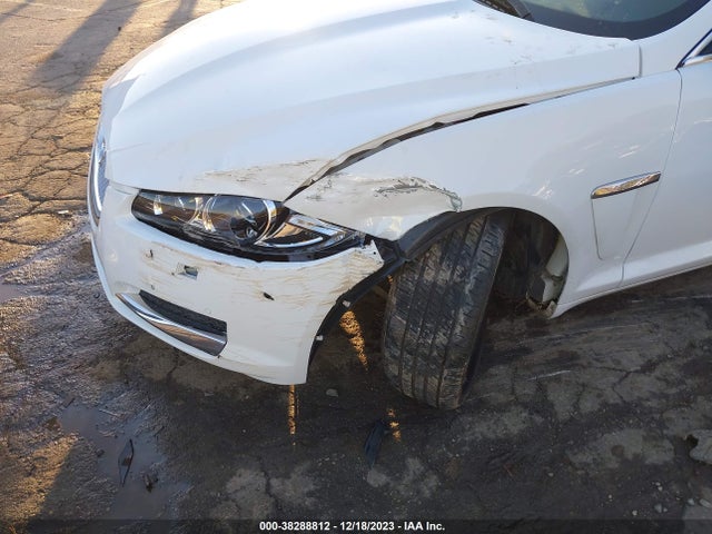 2015 JAGUAR XF SAJWA0FS5FPU42449 Photo 5