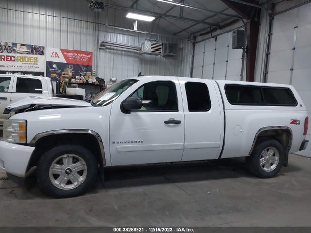 2007 CHEVROLET SILVERADO 1500 LT1 VIN: 1GCEK19077Z572262