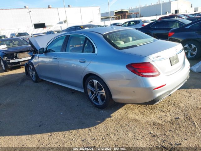 WDDZF4JBXHA239693 Mercedes-Benz E 300