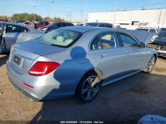 WDDZF4JBXHA239693 Mercedes-Benz E 300