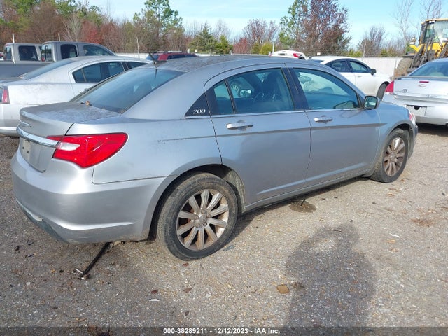 Chrysler 200 LX 2014 1C3CCBAB1EN207155 Image 4