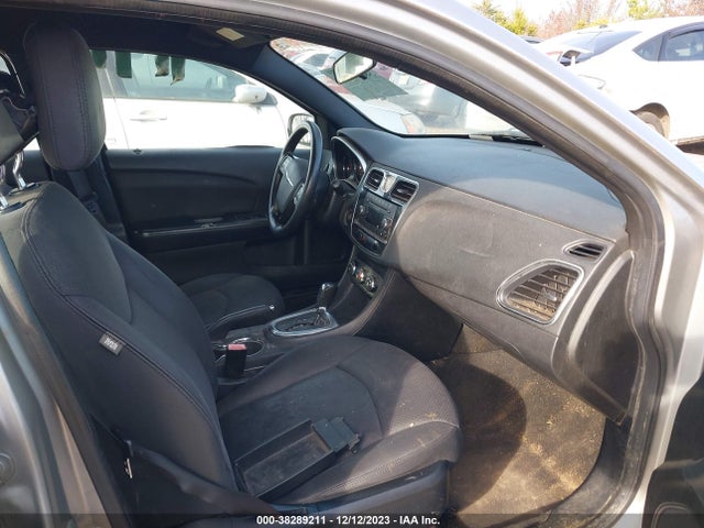 Chrysler 200 LX 2014 1C3CCBAB1EN207155 Image 5