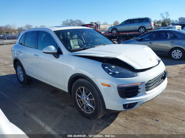 2016 PORSCHE CAYENNE WP1AA2A24GKA11982 Photo 0