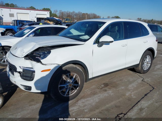 2016 PORSCHE CAYENNE WP1AA2A24GKA11982 Photo 1
