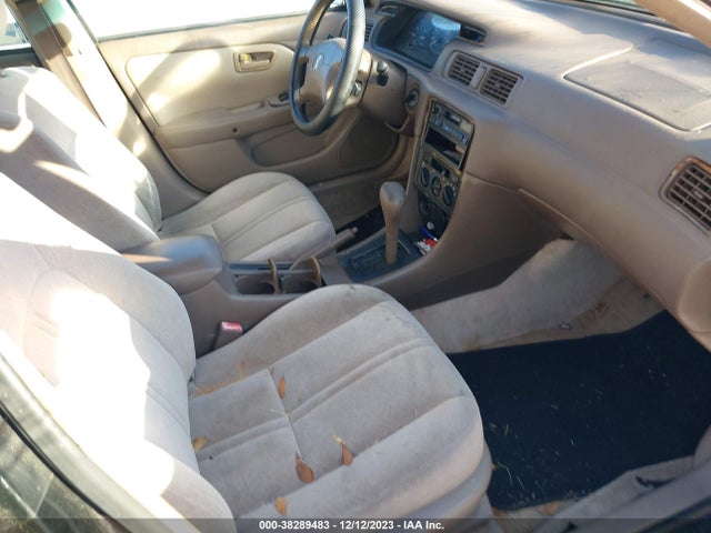 1997 TOYOTA CAMRY XLE VIN: 4T1BG22K7VU070069
