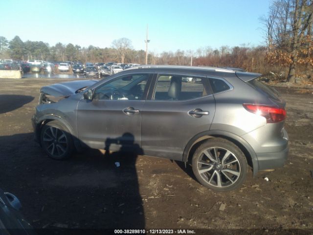 JN1BJ1CR8JW201183 Nissan Rogue Sport Sl
