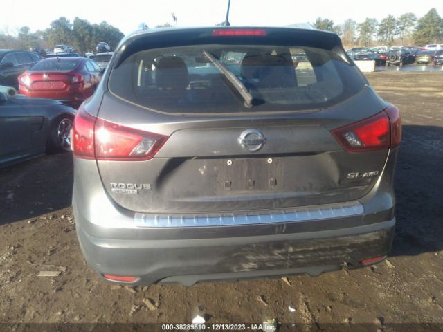 JN1BJ1CR8JW201183 Nissan Rogue Sport Sl