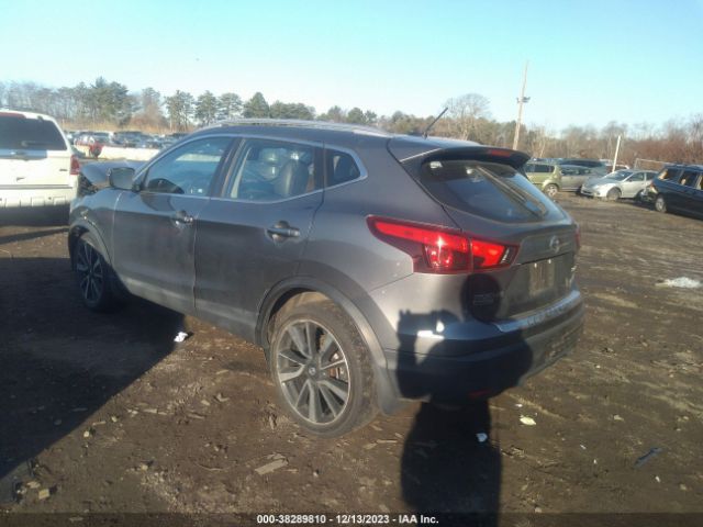 JN1BJ1CR8JW201183 Nissan Rogue Sport Sl