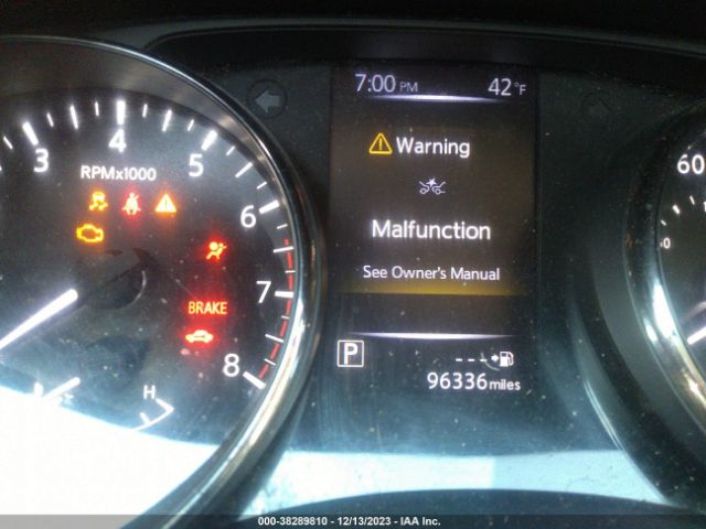 JN1BJ1CR8JW201183 Nissan Rogue Sport Sl