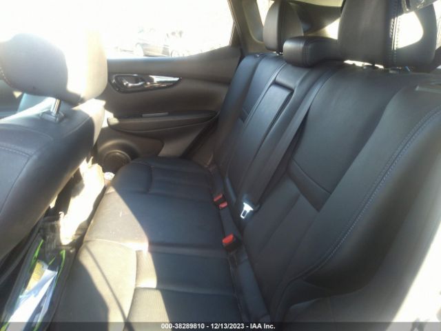 JN1BJ1CR8JW201183 Nissan Rogue Sport Sl