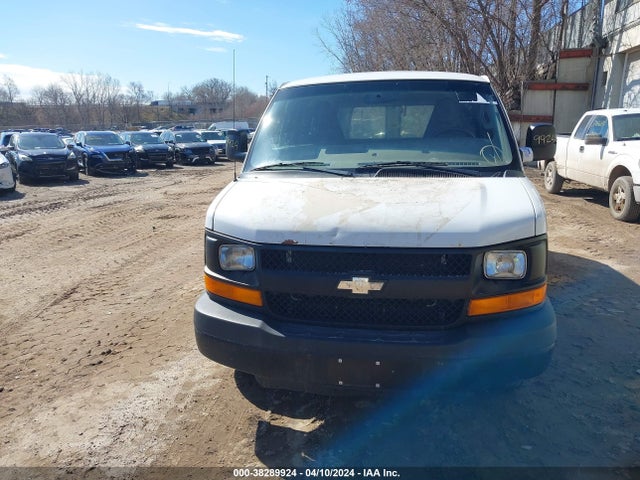 Chevrolet Express 2500 Work Van 2016 1GCWGAFF9G1159742 Image 12