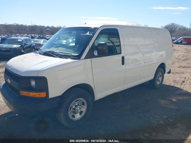 Chevrolet Express 2500 Work Van 2016 1GCWGAFF9G1159742 Image 2