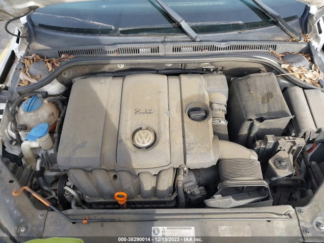 2013 VOLKSWAGEN JETTA 2.5L SE VIN: 3VWDP7AJ8DM283325