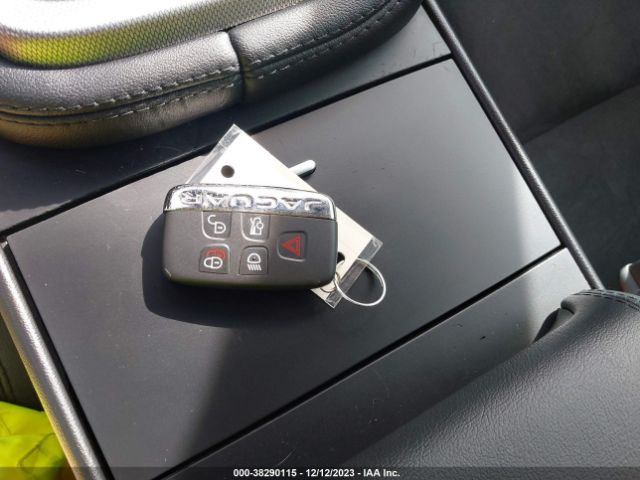 2017 JAGUAR F-TYPE SAJWA6ET3H8K42860 Photo 10