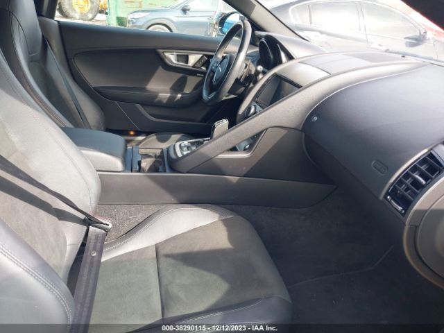2017 JAGUAR F-TYPE SAJWA6ET3H8K42860 Photo 4