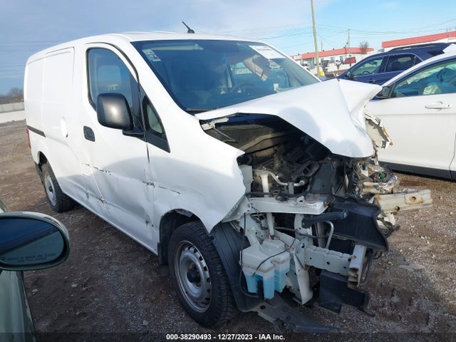 2015 3N6CM0KNXFK731589 main image