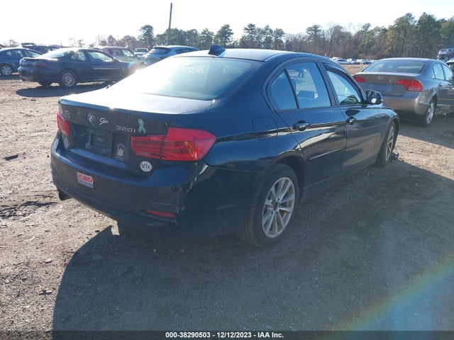 BMW 320i Xdrive 2018 WBA8A3C5XJA357543 Image 4