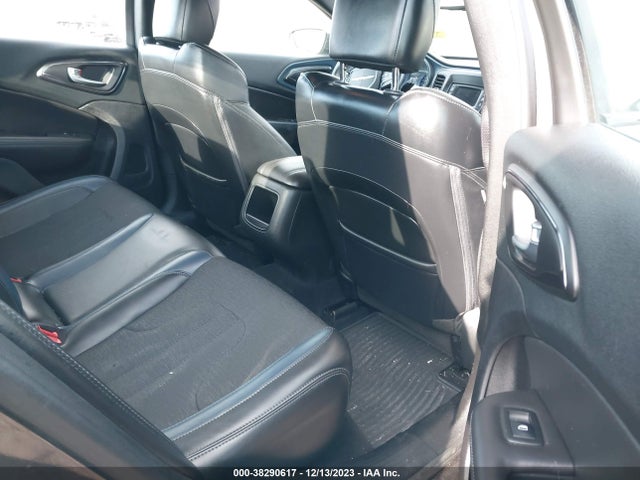 Chrysler 200 S 2015 1C3CCCDG2FN615775 Image 8