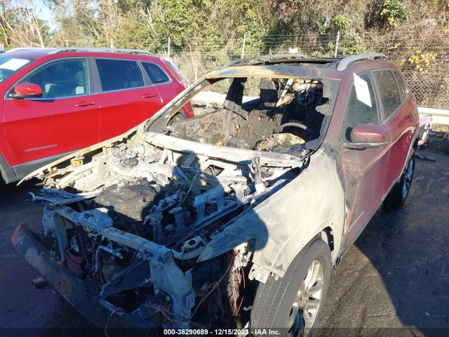 1C4PJMLXXKD329022 Jeep Cherokee Latitude Plus 4x4
