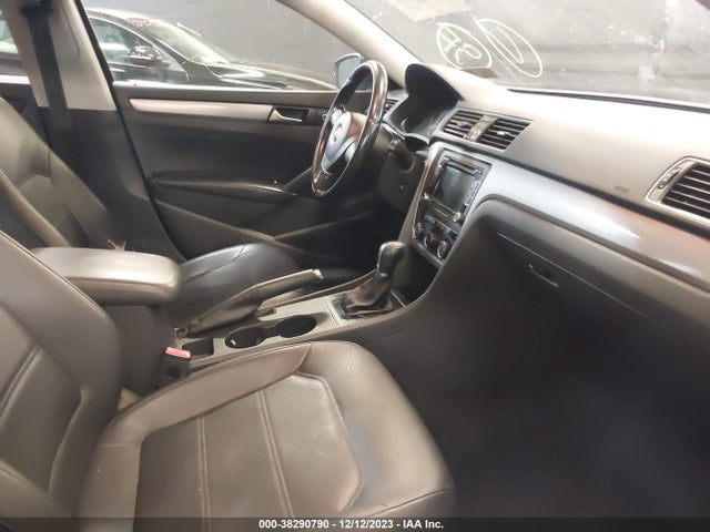 1VWAS7A33FC079846 Volkswagen Passat 1.8t Limited Edition