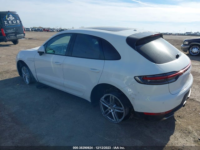 2019 PORSCHE MACAN WP1AA2A54KLB07768 Photo 2