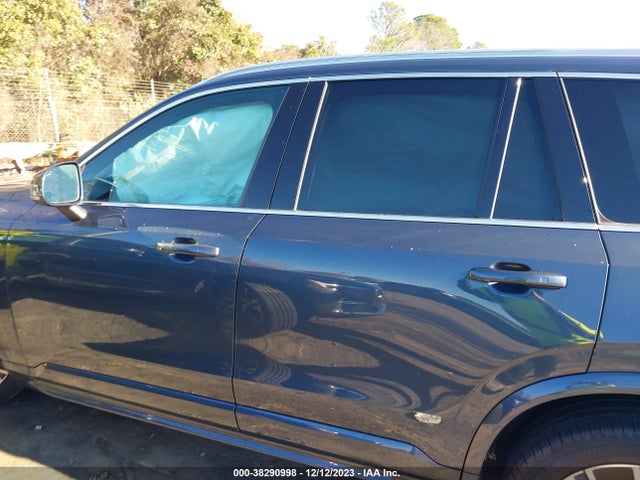 2021 VOLVO XC90 T5 MOMENTUM 7 PASSENGER VIN: YV4102PK9M1716805