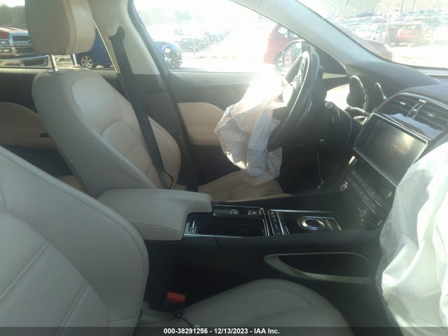 2020 JAGUAR F-PACE SADCK2FX6LA662692 Photo 4