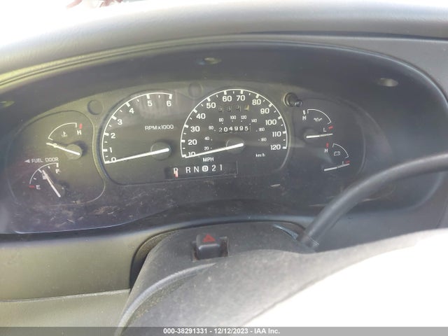 2000 FORD EXPLORER XLT VIN: 1FMZU83PXYZC43675