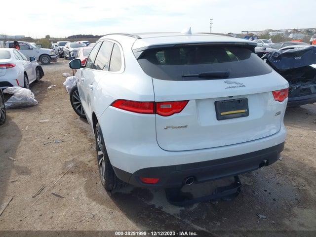 2018 JAGUAR F-PACE SADCK2GX6JA291240 Photo 2
