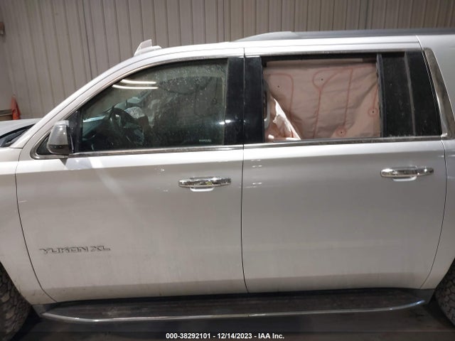 GMC Yukon Xl Sle 2016 1GKS2FKC1GR241556 Image 14