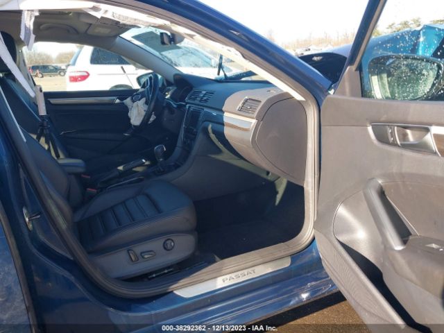 1VWCA7A38JC000482 Volkswagen Passat 2.0t Sel Premium