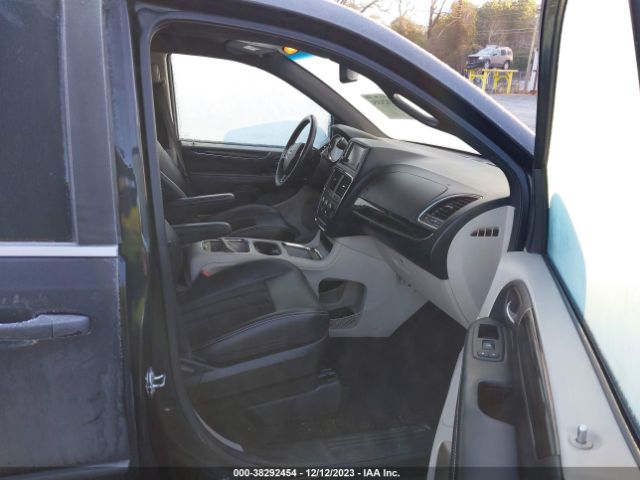 2C4RDGCG5HR674837 Dodge Grand Caravan Sxt