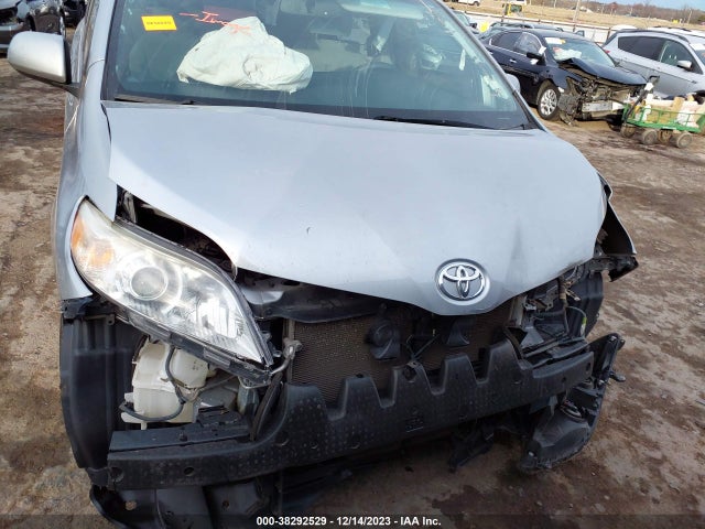 2017 TOYOTA SIENNA LE 8 PASSENGER VIN: 5TDKZ3DC1HS791054