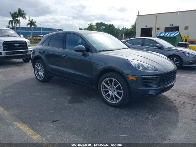 2017 PORSCHE MACAN WP1AA2A51HLB03380 Photo 0
