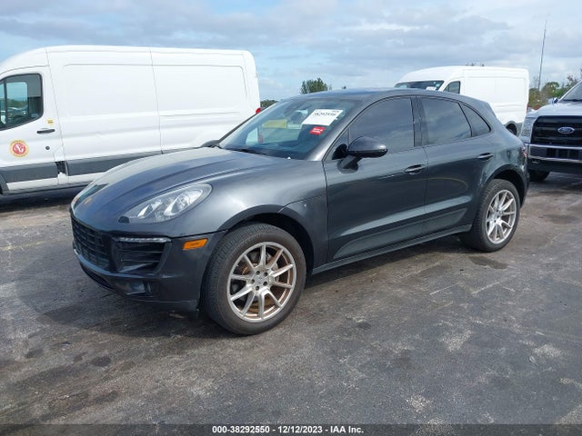 2017 PORSCHE MACAN WP1AA2A51HLB03380 Photo 1