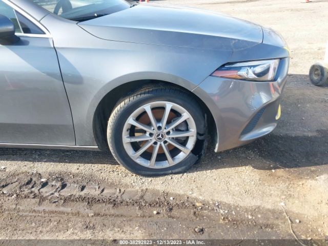 WDD3G4FB5KW026592 Mercedes-Benz A 220 4matic
