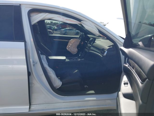 1HGCV1F38JA009807 Honda Accord Sport