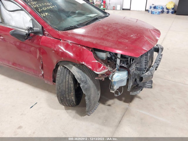 2015 HYUNDAI SONATA SE VIN: 5NPE24AF8FH010541