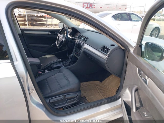 1VWAS7A34FC111719 Volkswagen Passat 1.8t Limited Edition