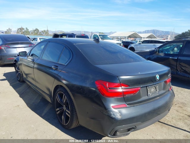 WBA7F0C55JGM24025 BMW 750i