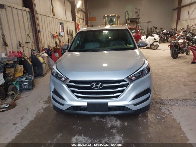 Hyundai TUCSON SE 2018 KM8J2CA46JU660292 Image 12