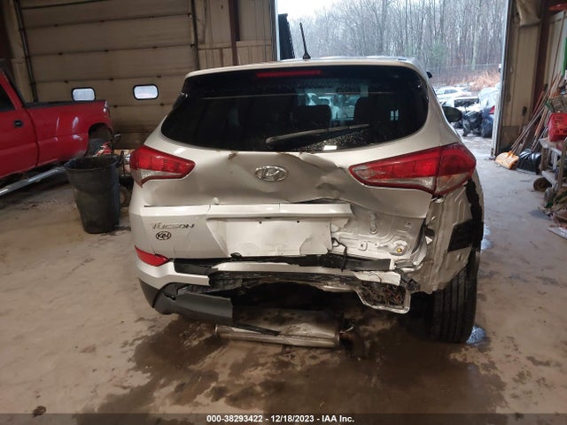 Hyundai TUCSON SE 2018 KM8J2CA46JU660292 Image 16