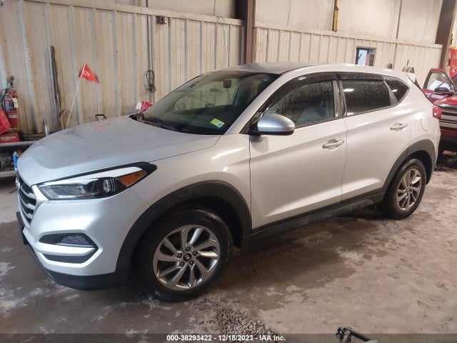Hyundai TUCSON SE 2018 KM8J2CA46JU660292 Image 2