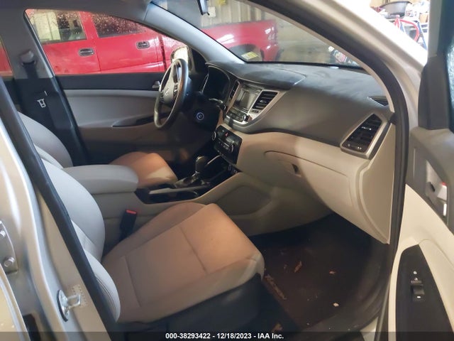 Hyundai TUCSON SE 2018 KM8J2CA46JU660292 Image 5