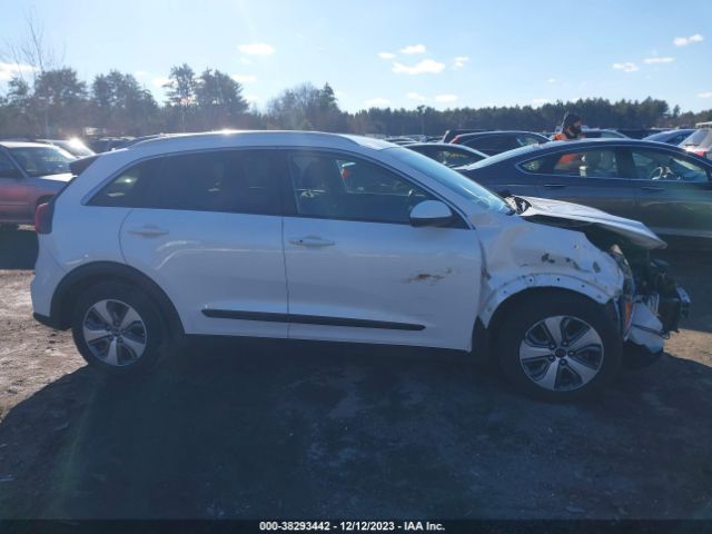 KNDCB3LCXK5351826 KIA NIRO LX