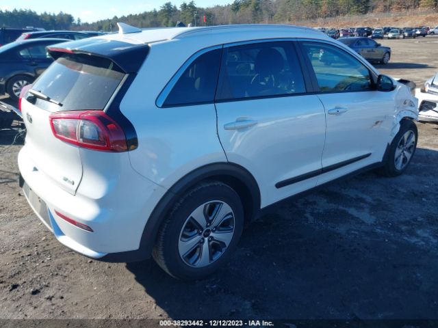KNDCB3LCXK5351826 KIA NIRO LX