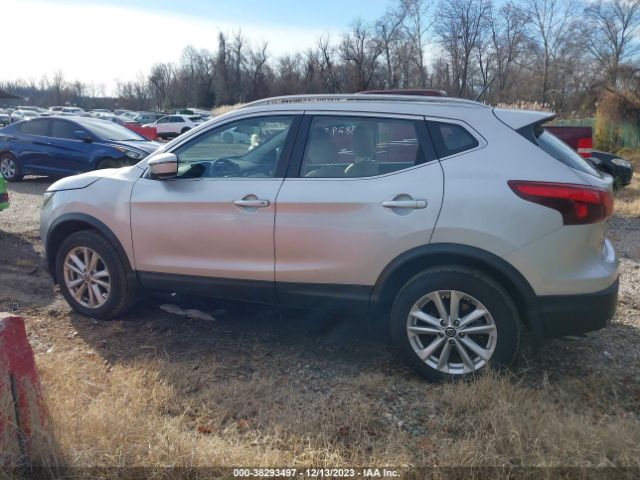 JN1BJ1CP3KW213676 Nissan Rogue Sport Sv