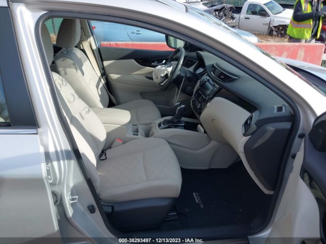 JN1BJ1CP3KW213676 Nissan Rogue Sport Sv