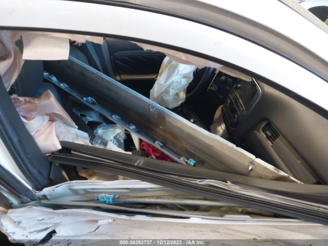 2019 MITSUBISHI OUTLANDER PHEV JA4J24A5XKZ055144 Photo 4